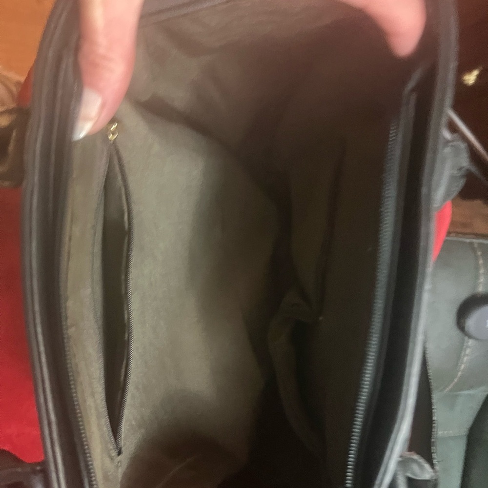 Classic Black Leather Shoulder Bag with Front Zip Pocket - Picture 7 of 10